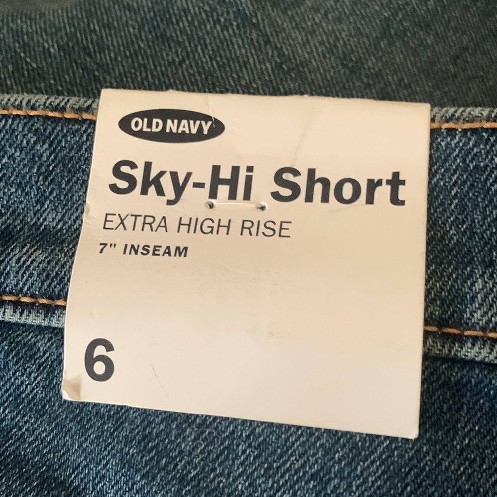 Hi-waisted shorts - Picture 4 of 6